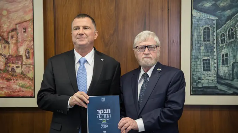 State Comptroller Yosef Shapira submits his final report