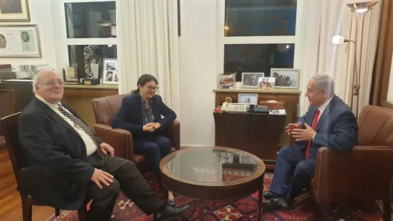 Встреча Биньямина Нетаньяху с Эстер Хают и Хананом Мельцером