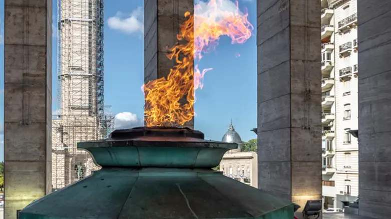 Rosario, Argentina - Flame of National Flag Memorial
