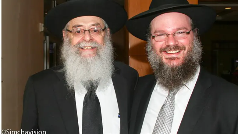 Rabbi Dovid (left)