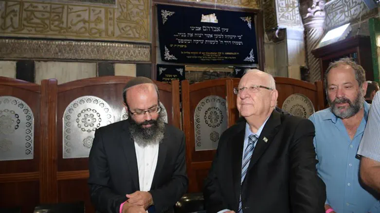 Rivlin visits Tomb of the Patriarchs
