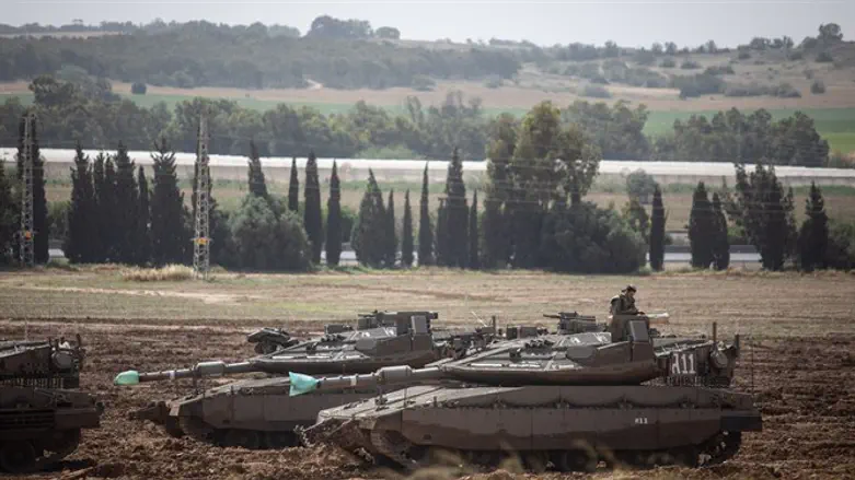 IDF tanks on Gaza border