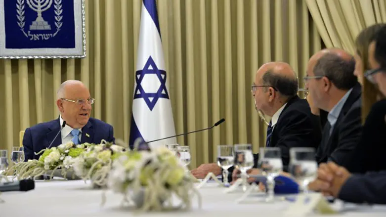 Blue and White members recommend Gantz to Rivlin