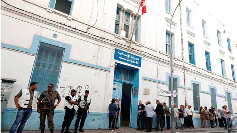 Polling station in Tunis
