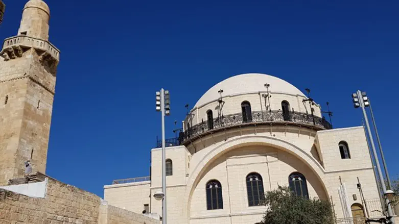 Sidna Omar Mosque next to the Hurva synagogue