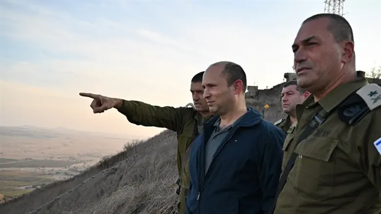 Bennett surveys Israel's border with Syria