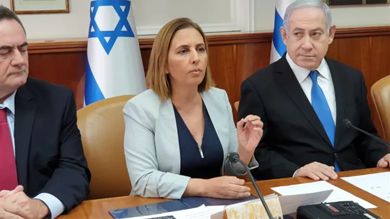 Minister Gamliel with PM Netanyahu