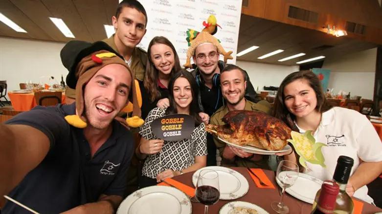 Olim to Israel celebrate Thanksgiving in Israel