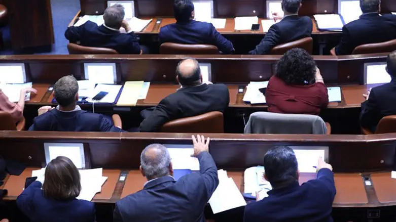 MKs approve bill to dissolve the 22nd Knesset