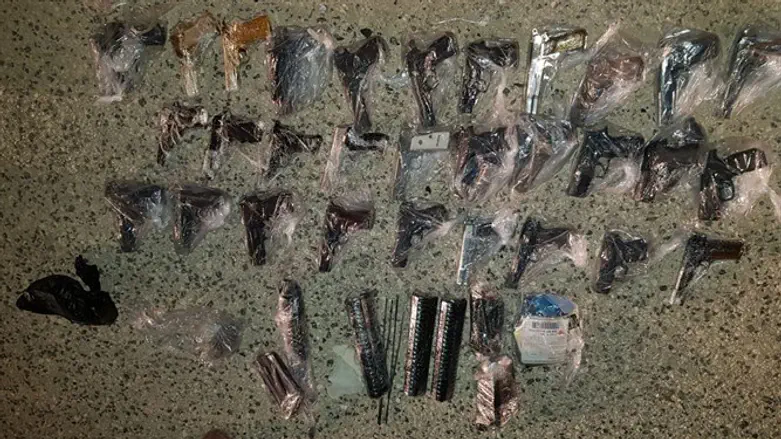 Guns confiscated during anti-smuggling operation