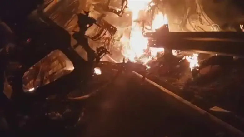 Сгоревшая машина, в которой находился Касем Сулеймани