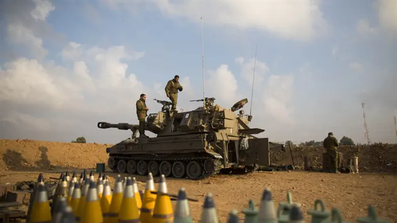 IDF armor near Gaza