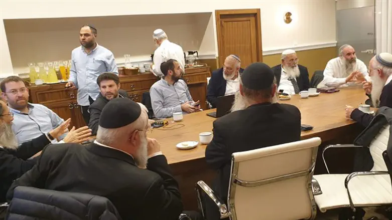 המפגש בין הרבנים והשר סמוטריץ'