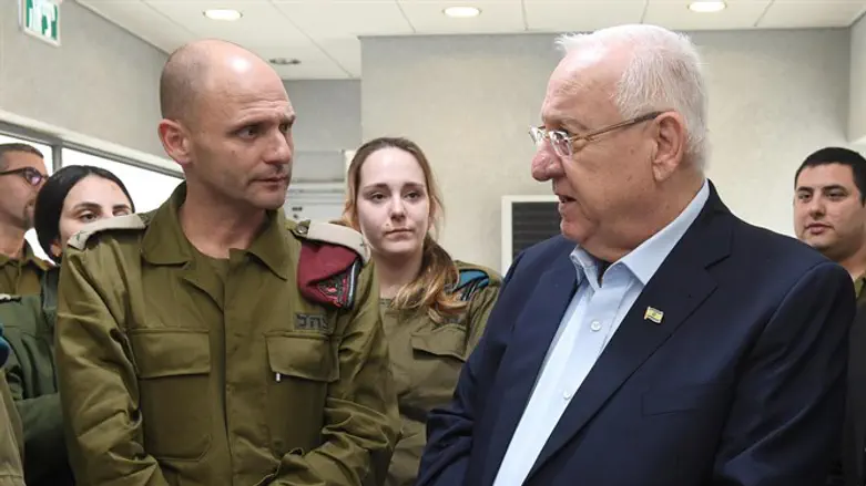 Rivlin visits IDF Central Command