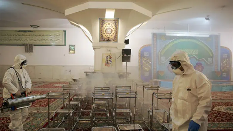 30/5000 Disinfection of mosque in Iran from the coronavirus
