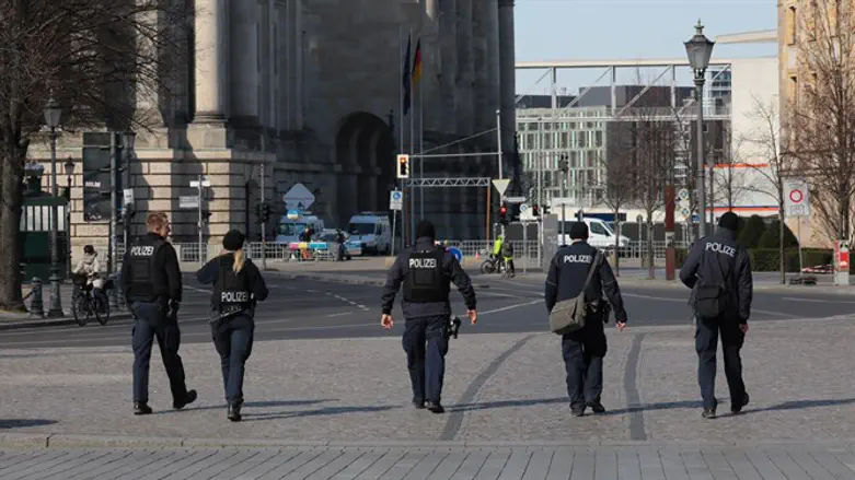 Полицейские Берлина следят за соблюдением карантина