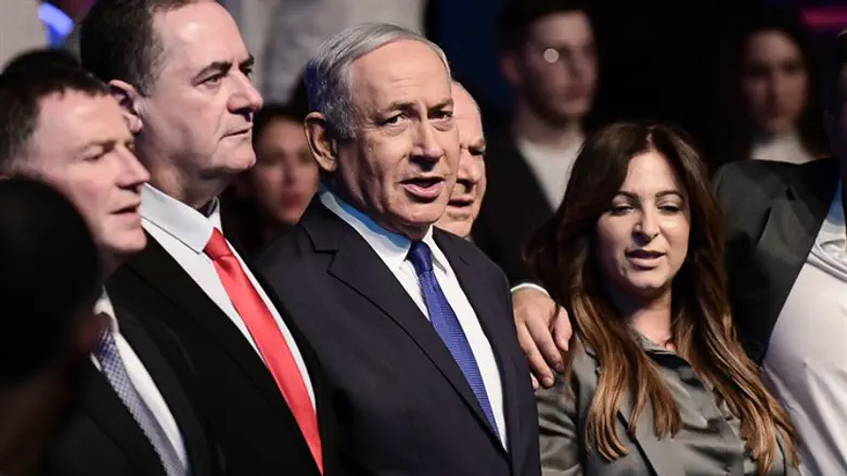 Биньямин Нетаньяху и члены партии "Ликуд"