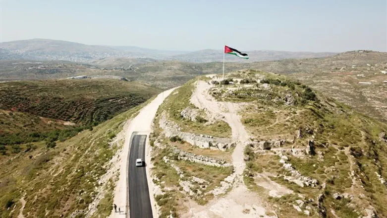 Палестинский захват Тель-Аромы