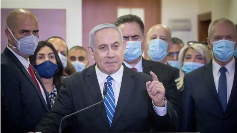 Netanyahu addresses reporters ahead of trial hearing