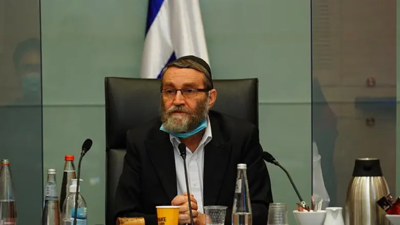 MK Moshe Gafni chairing a committee meeting