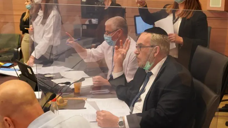 Голосование законодательной комиссии Кнессета по поравкам  "Норвежскому закону"