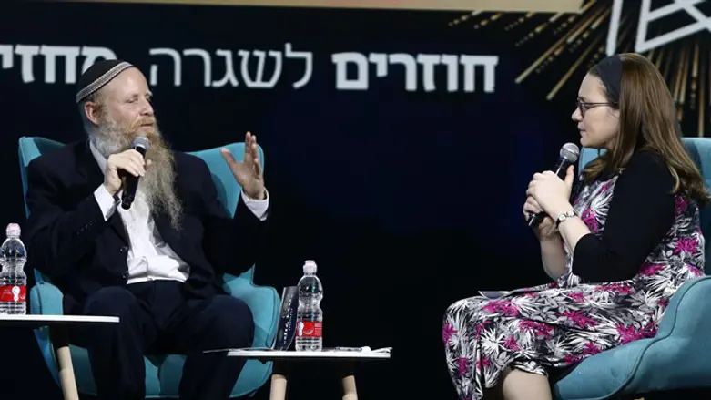 Rabbi Shnerb speaks to Sivan Rahav Meir