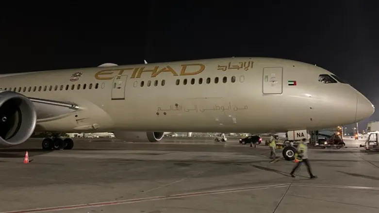 Самолет Etihad Airways в аэропорту Бен-Гурион