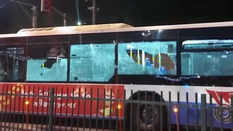 Автобус, "переживший" беспорядки в Яффо