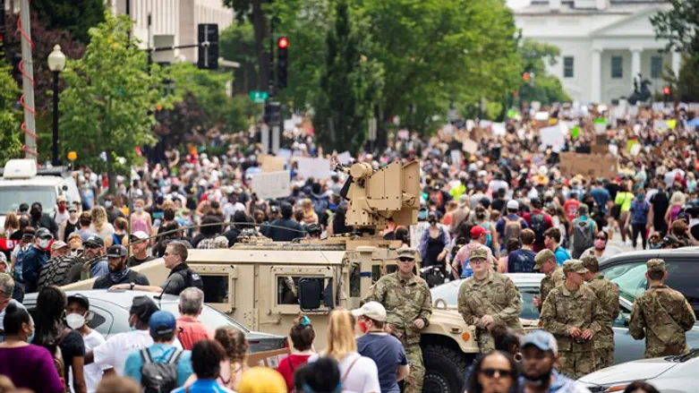 National Guard deployed at protest in Washington DC