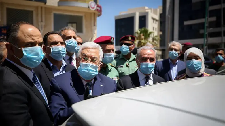 PA Chairman Mahmoud Abbas tours Ramallah during coronavirus crisis