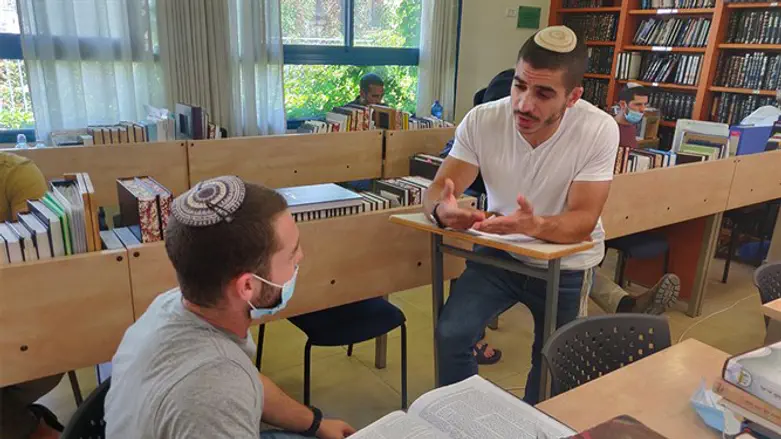 Bnei David IDF gradueted student