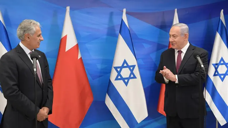 Биньямин Нетаньяху и шейх Аль Заяни