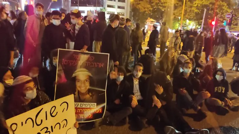 הפגנה בתל אביב במחאה על מותו של אהוביה סנדק