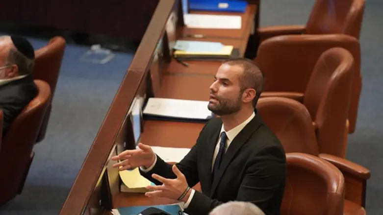 חבר הכנסת יוראי להב־הרצנו בהצבעה על הצעת החוק שנדחתה בכנסת
