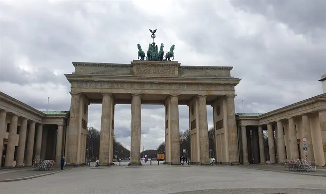 גרמניה: מאמצים למנוע את הצעדה השנתית-ערוץ 7 