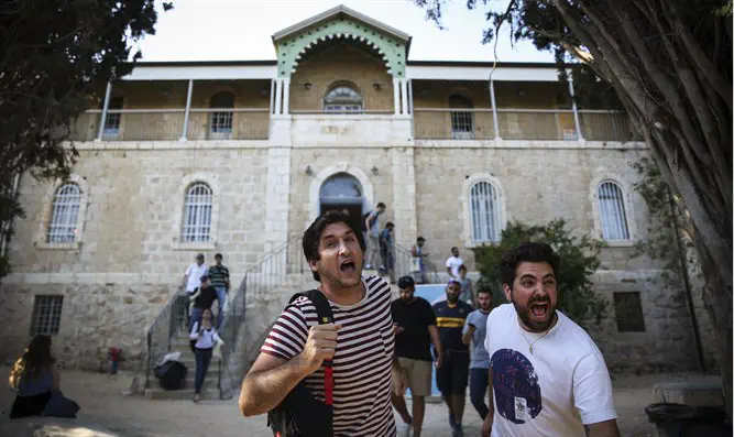 בית הנסן? משאב ציבורי רק לארגוני שמאל-ערוץ 7 