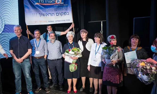 מורי המאה של החמ"ד קיבלו תעודת הוקרה-ערוץ 7 