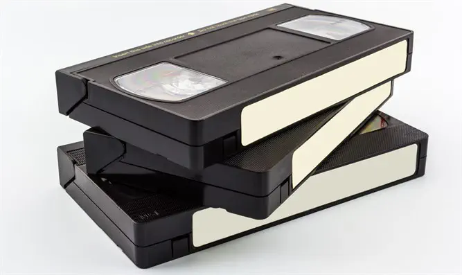 כתב אישום: לא החזירה סרט וידאו מ-1998-ערוץ 7 