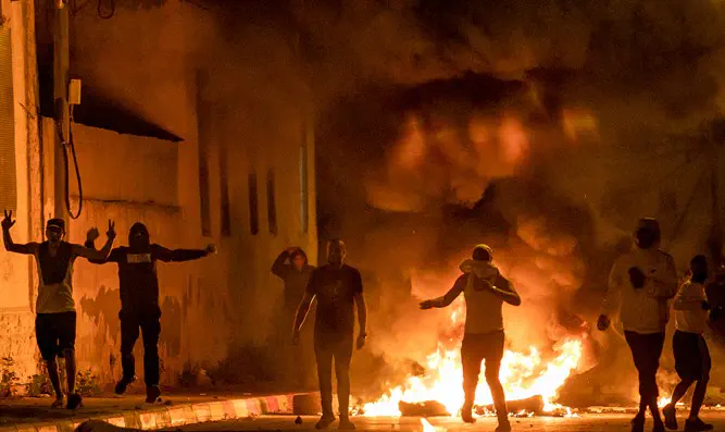 Еврейские погромы в городах Израиля. Иллюстрация