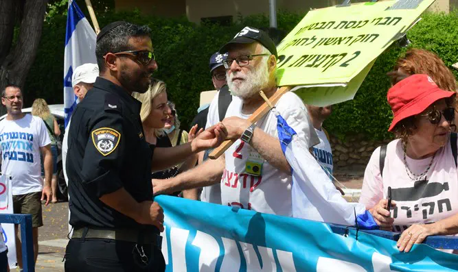 Демонстрация протеста у дома Нафтали Беннета