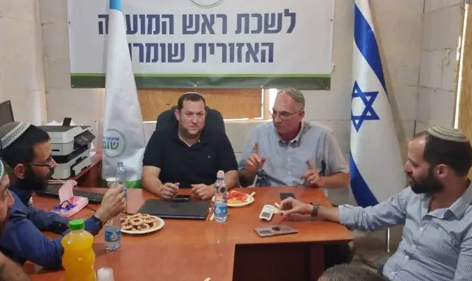 Нир Орбах и Йоси Даган в Эвиатаре