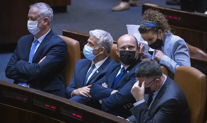 Участники пленарного заседания Кнессета. Иллюстрация