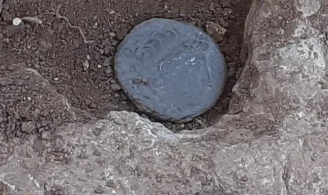 Одна из монет, найденных в Итамаре