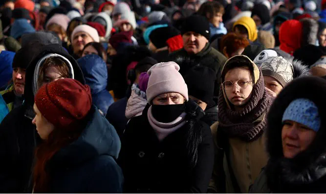 Украинские беженцы на въезде в Польшу