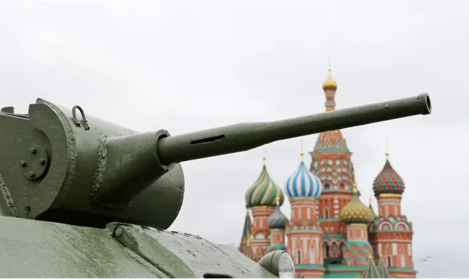 Российский танк (иллюстрация)