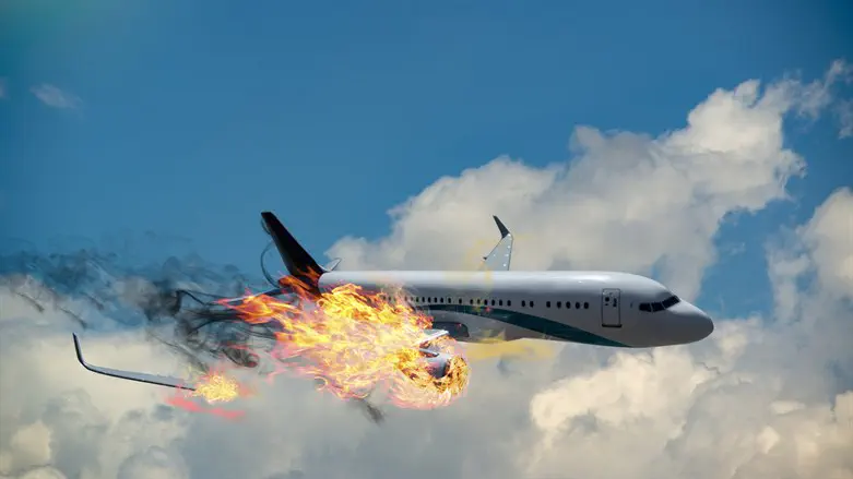 Самолет в огне