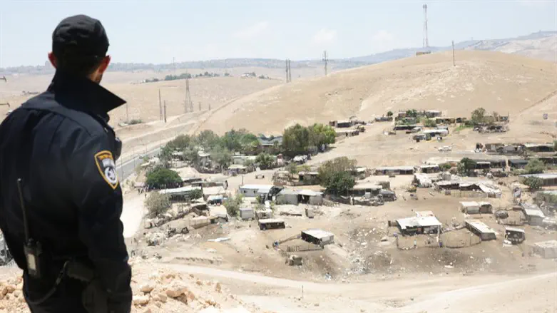 Government ministers: Evacuate illegal Bedouin outpost