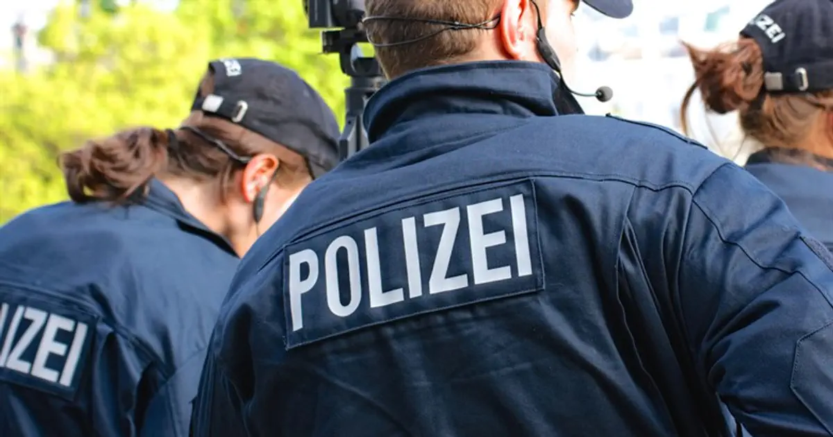 Germany: Explosives, far-right literature, found at teen
suspect's home