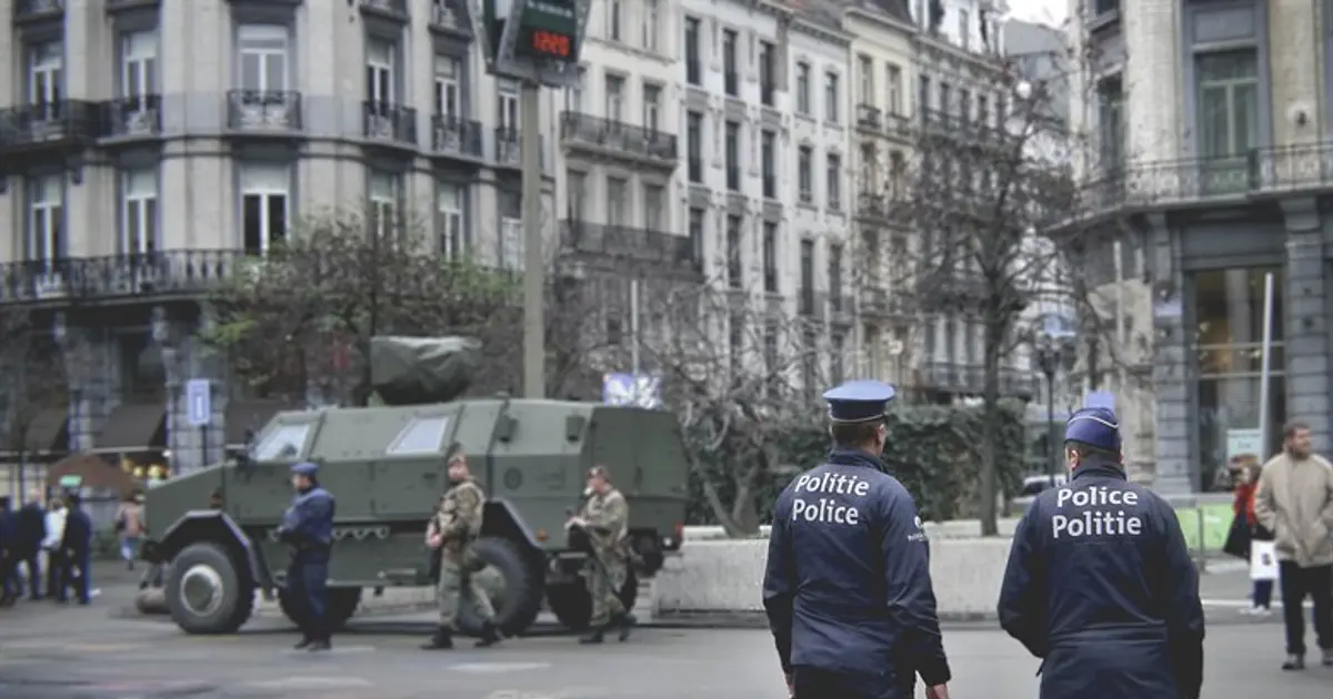 Police officer dead in suspected terror attack in
Brussels