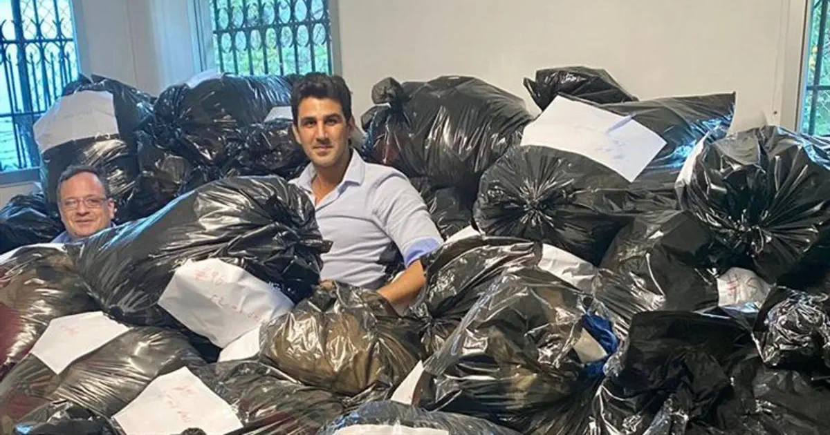 Panama Jews collect clothes for needy refugees and
immigrants